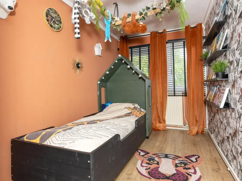 Volder 83, HOORN