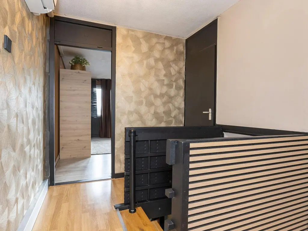 Volder 83, HOORN