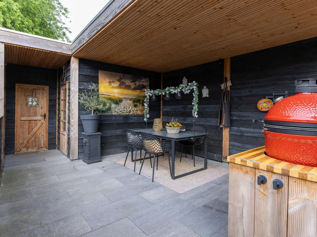 Volder 83, HOORN