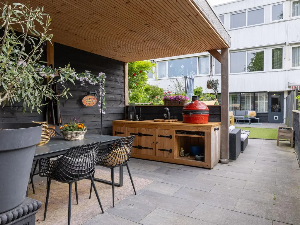 Volder 83, HOORN