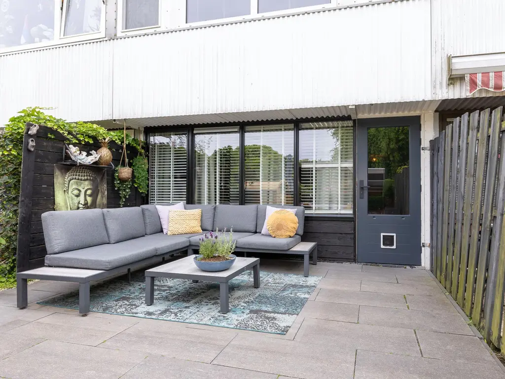 Volder 83, HOORN