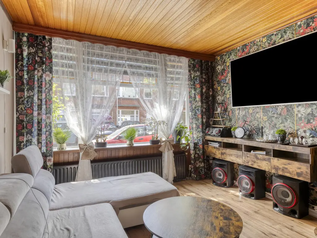 Linnaeusstraat 273, 'S-GRAVENHAGE