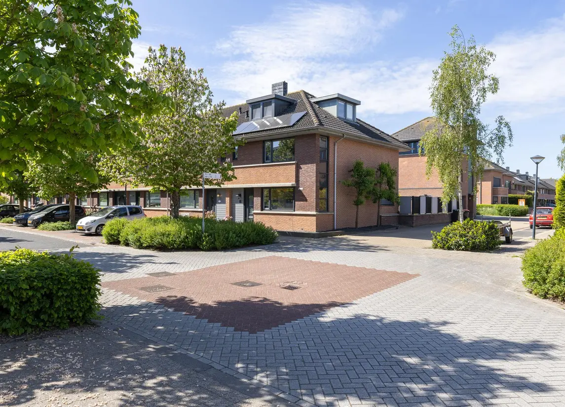 John Raedeckerhof 106