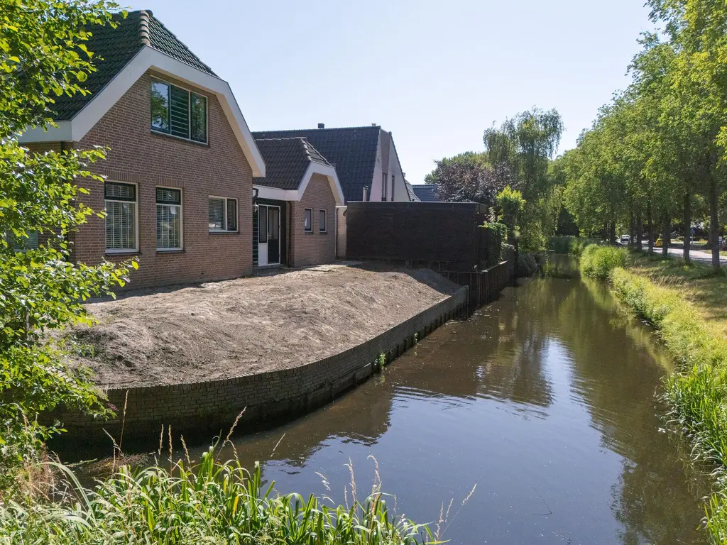 Ossenweide 37, Zwaag