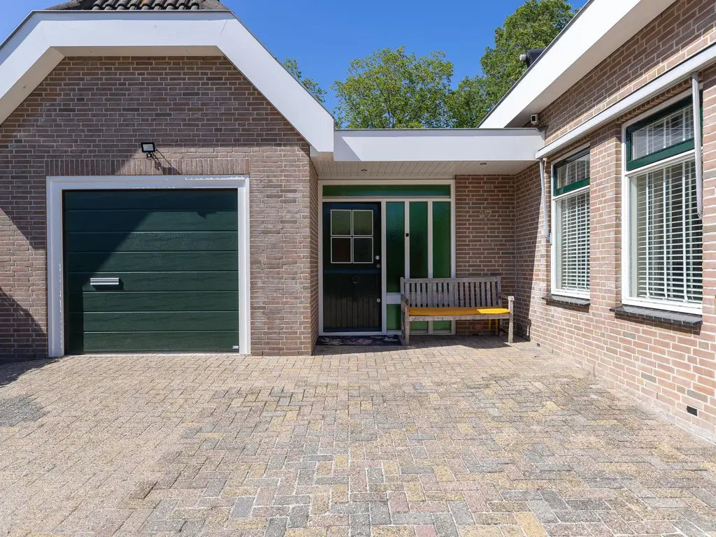 Ossenweide 37, Zwaag