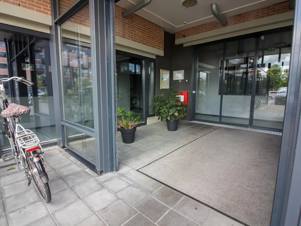 Zandsteen 17, HOORN