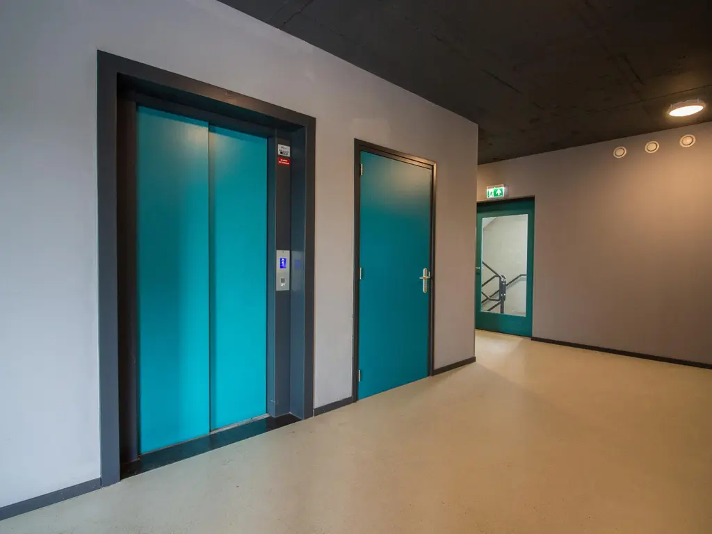 Zandsteen 17, HOORN
