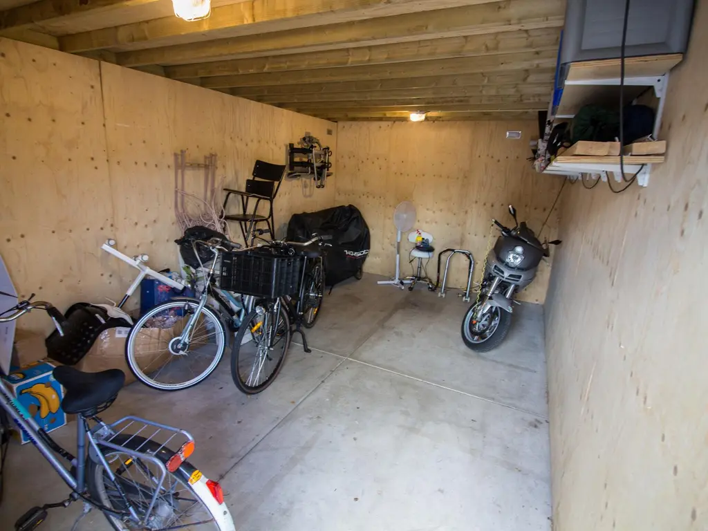 Zandsteen 17, HOORN