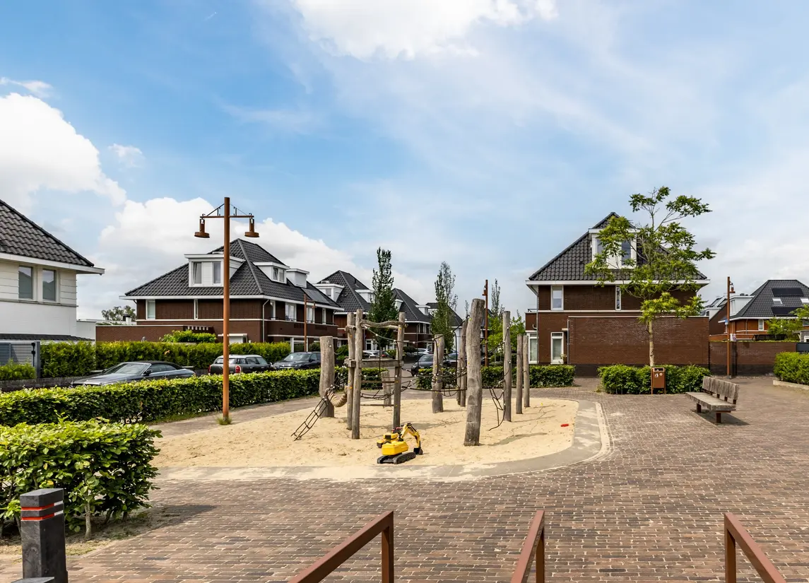 Almystraat 30