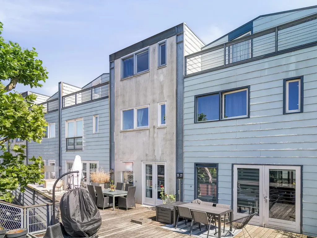 Arubapier 35, ALMERE