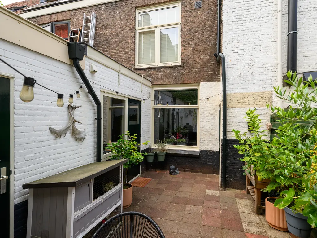 Lange Lijsbethsteeg 6, Leiden