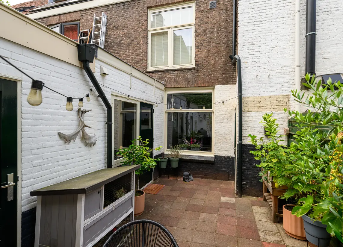 Lange Lijsbethsteeg 6