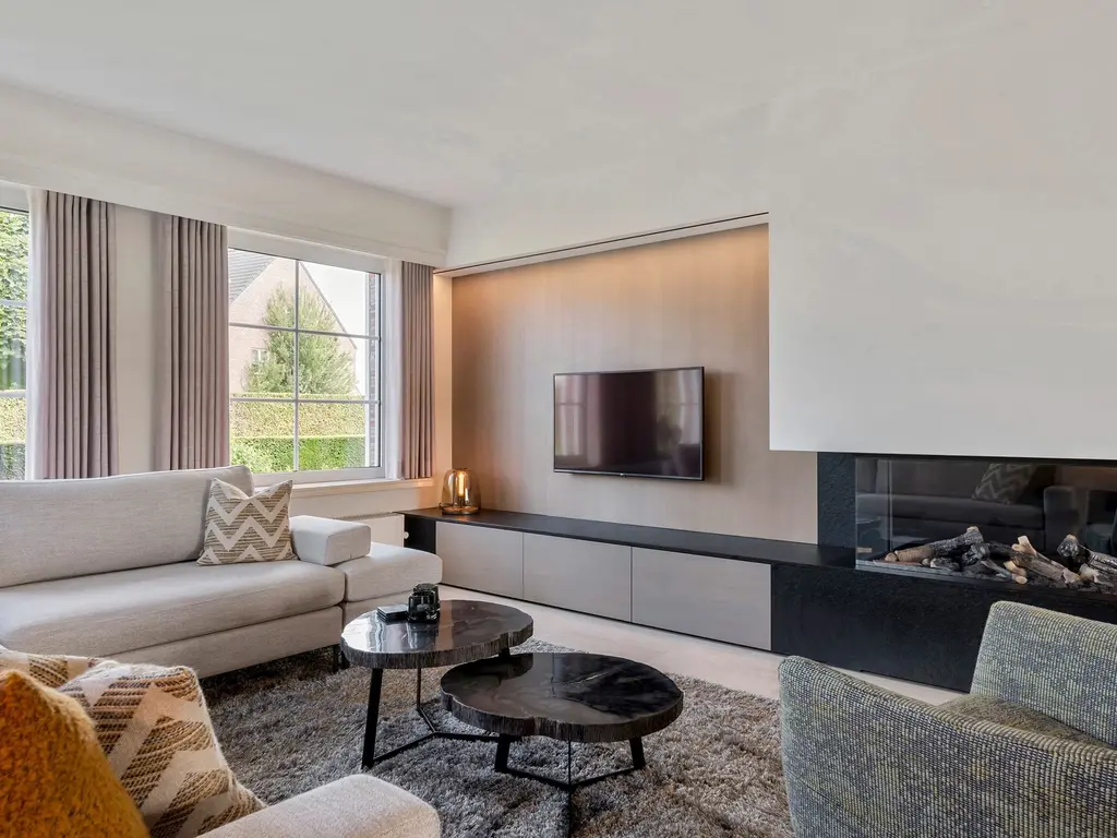 Koning Albertstraat 181  , Ravels