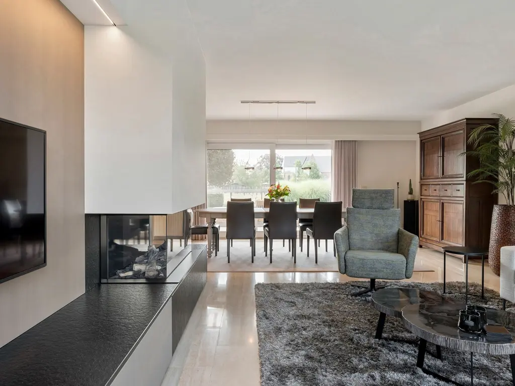 Koning Albertstraat 181  , Ravels