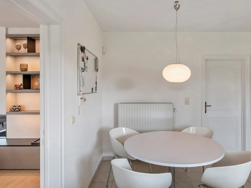 Koning Albertstraat 181  , Ravels