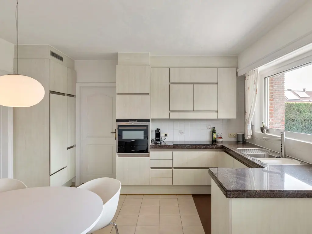 Koning Albertstraat 181  , Ravels