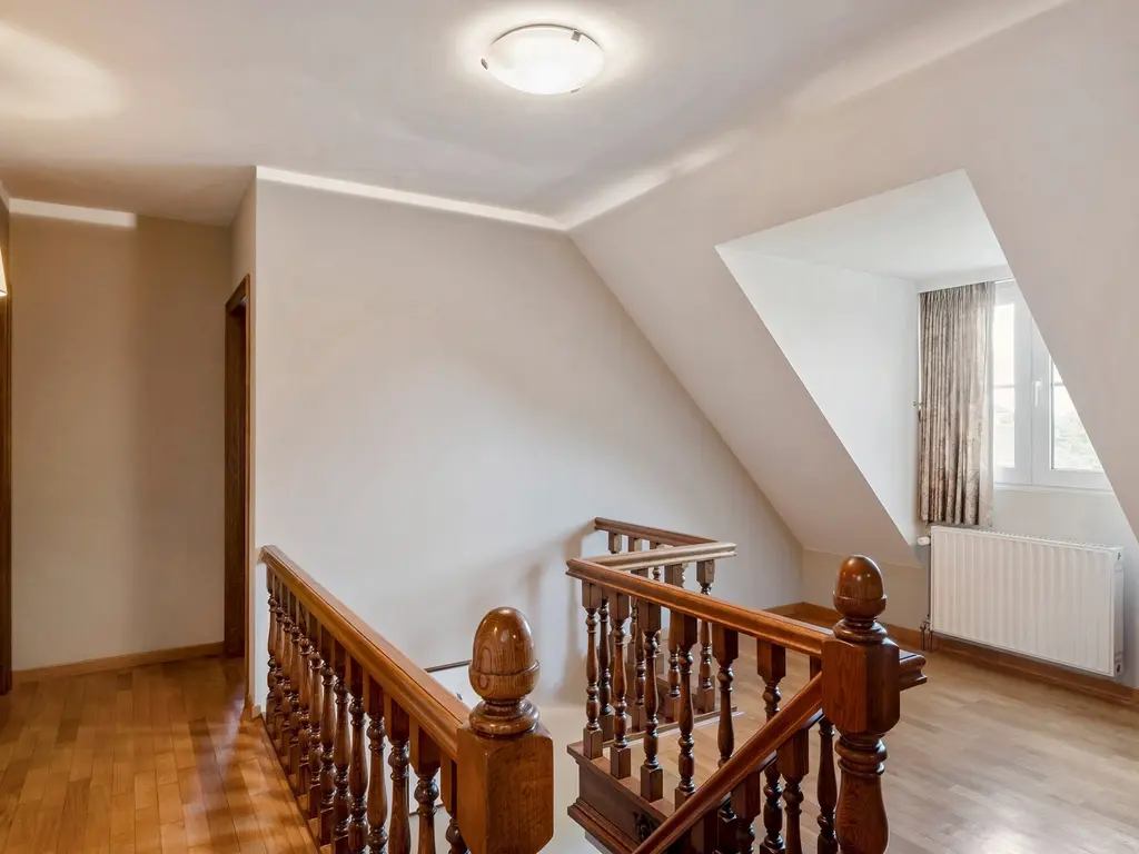 Koning Albertstraat 181  , Ravels