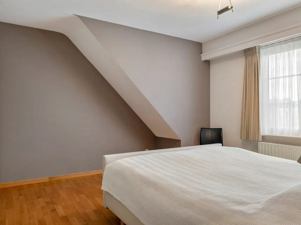 Koning Albertstraat 181  , Ravels
