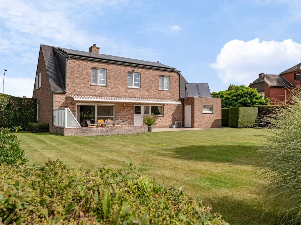 Koning Albertstraat 181  , Ravels
