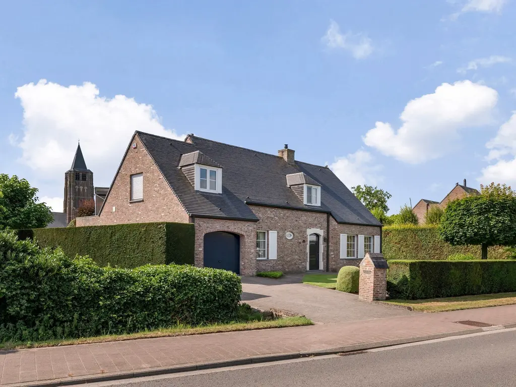 Koning Albertstraat 181  , Ravels