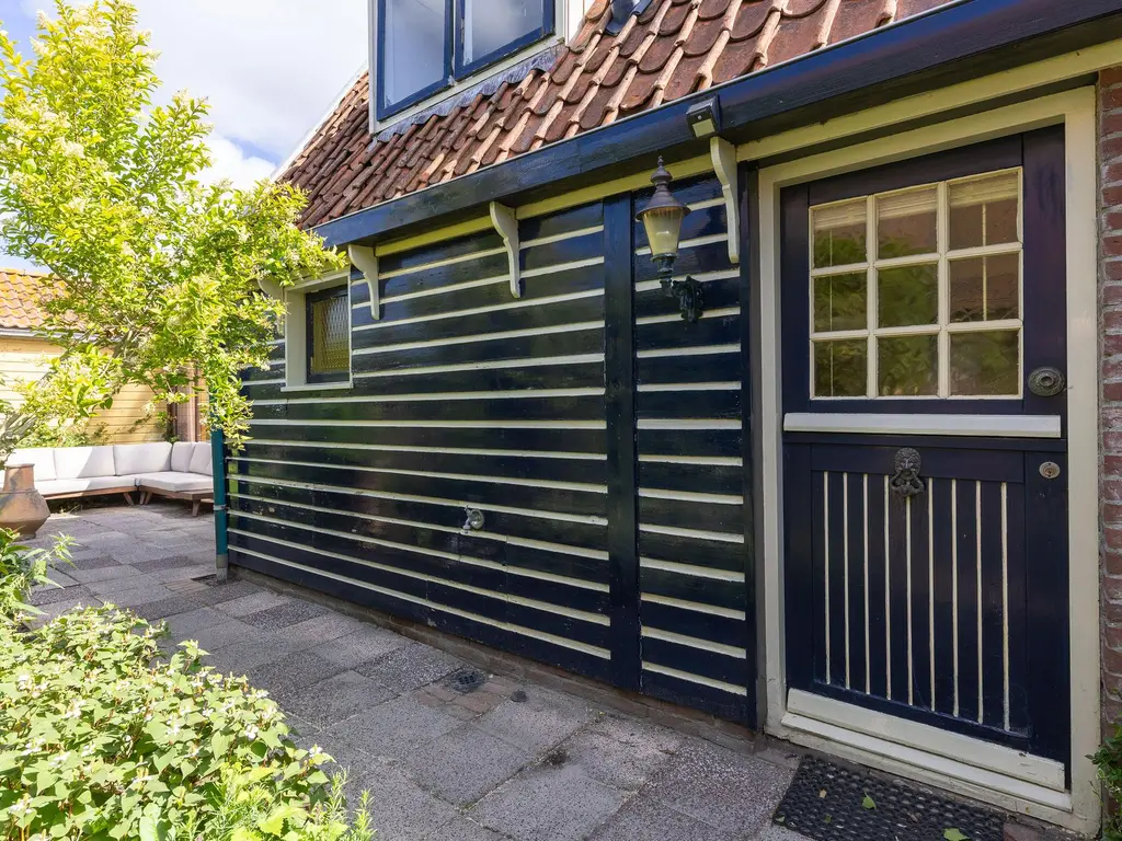 Dorpsstraat 111, Winkel