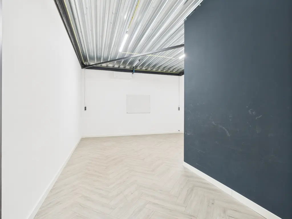 Neon 25M, Oud Gastel