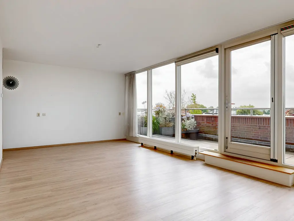 Lage Rijndijk 15J, Leiden