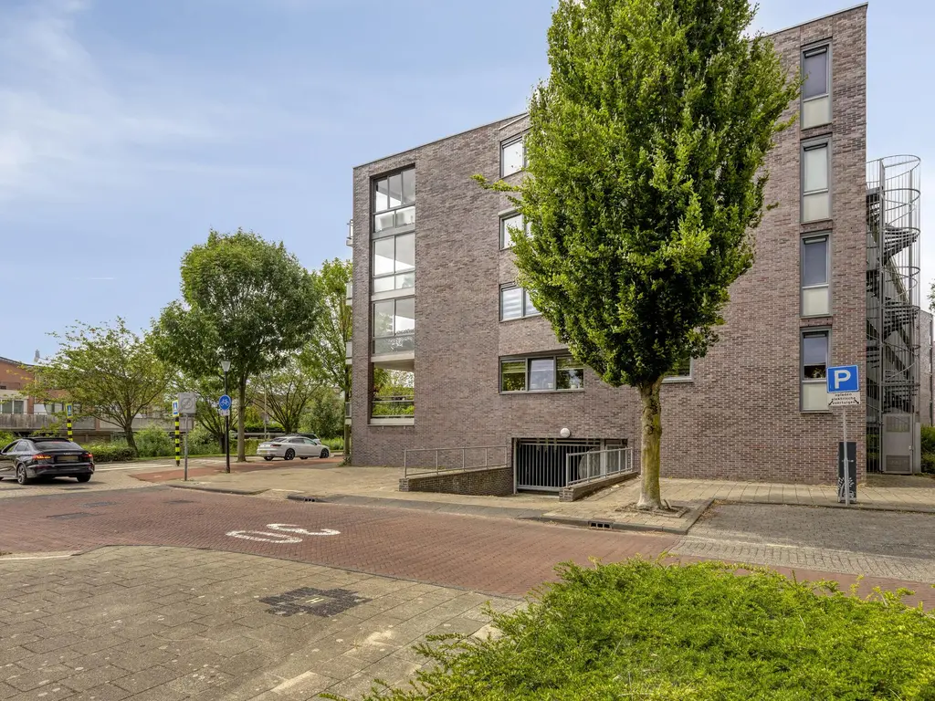Zuidersingel 8, BARENDRECHT
