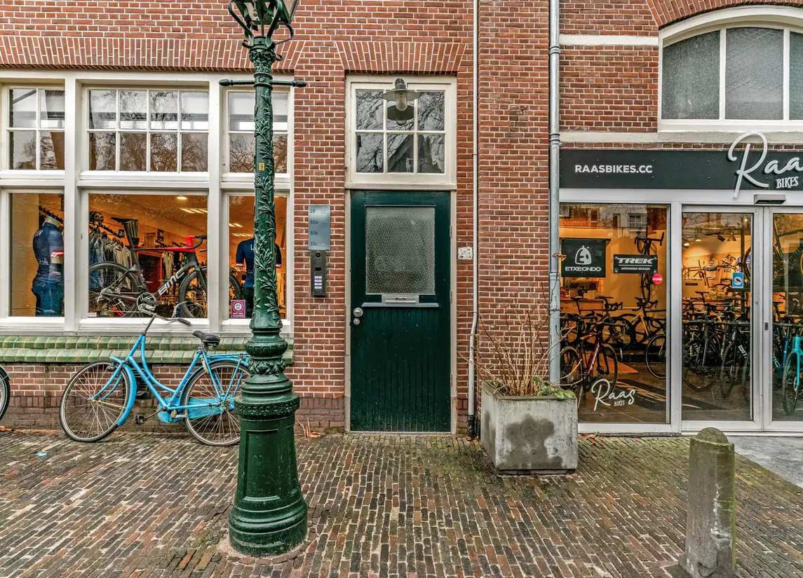 Middelweg 28