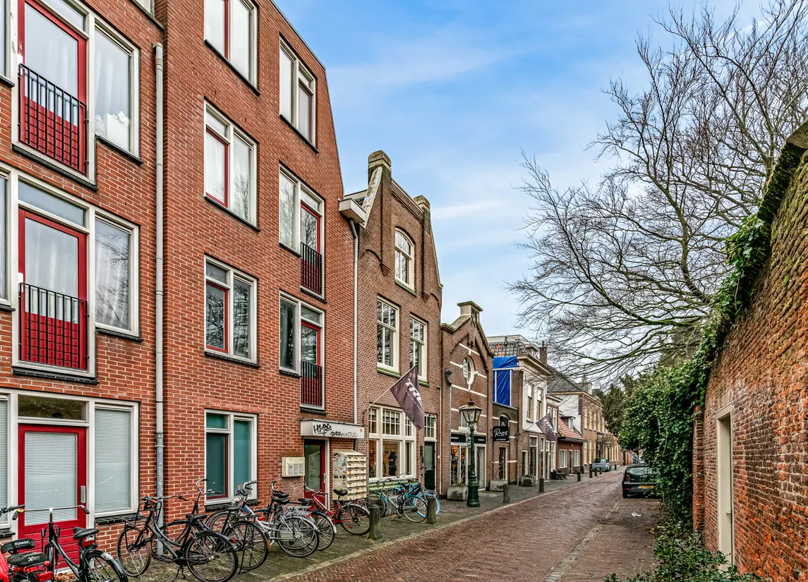Middelweg 28
