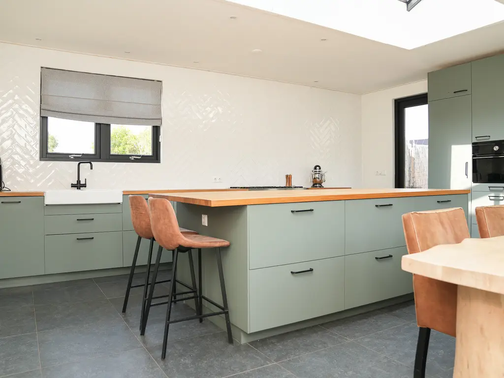 Burgemeester van Suchtelenstraat 17, BEUNINGEN GLD