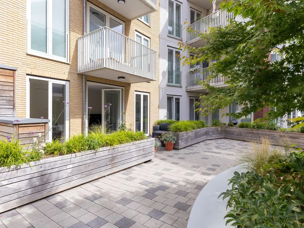 Bart van der Leckhof 6, DIEMEN