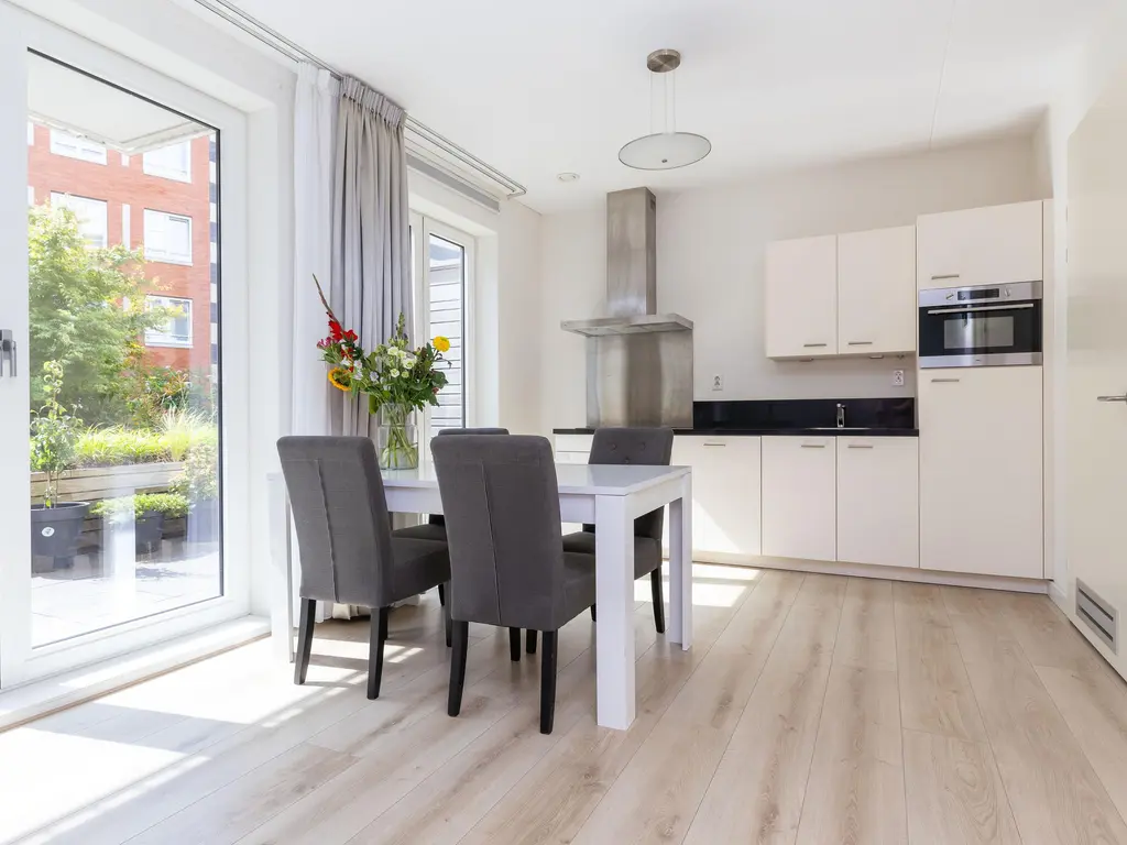 Bart van der Leckhof 6, DIEMEN