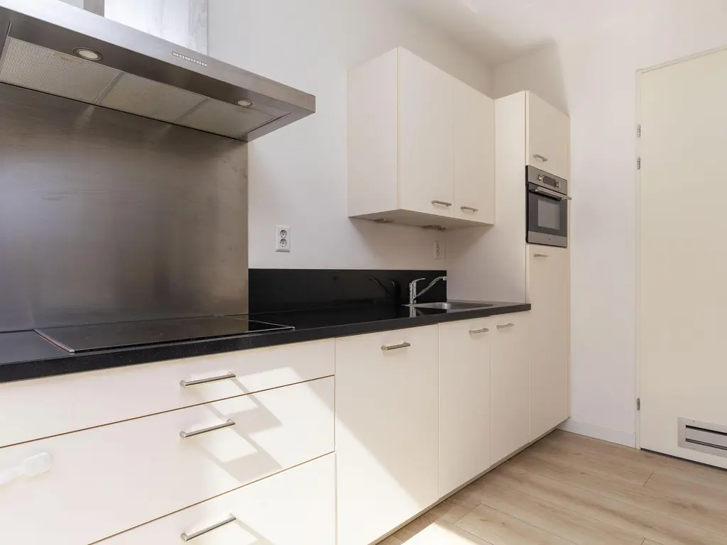 Bart van der Leckhof 6, DIEMEN