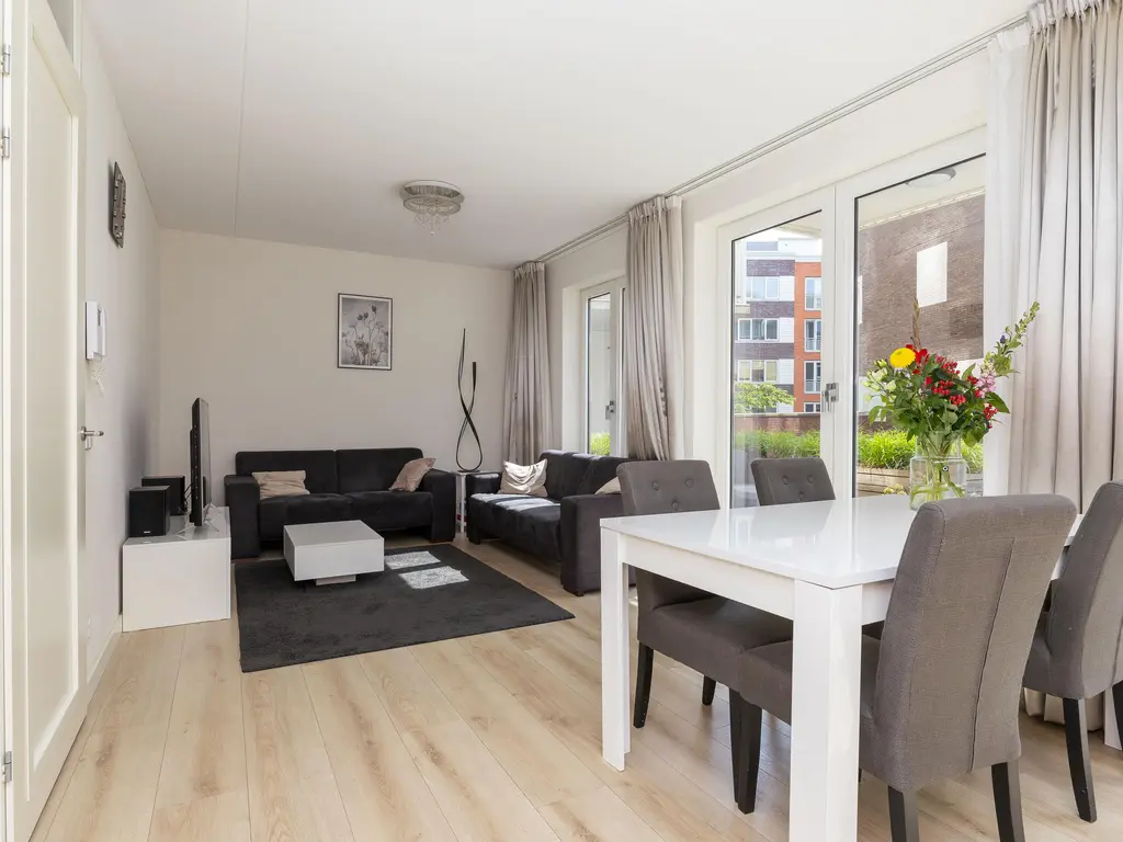 Bart van der Leckhof 6, DIEMEN