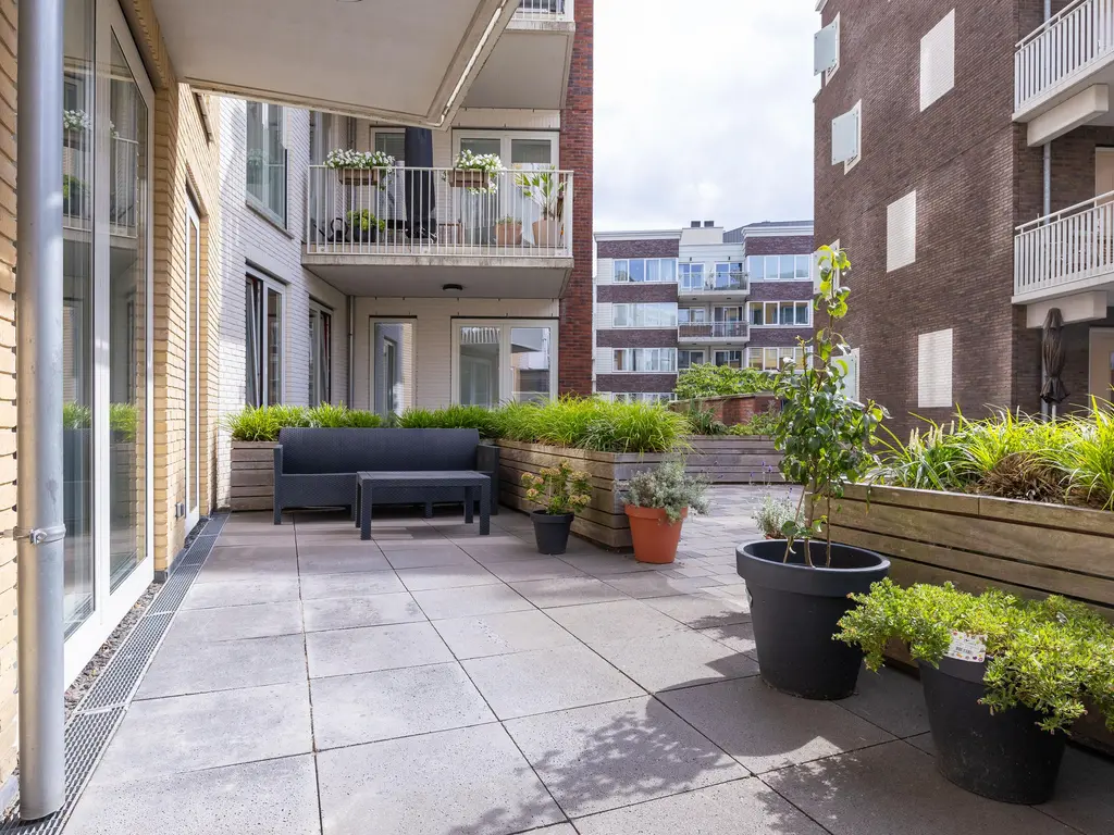 Bart van der Leckhof 6, DIEMEN