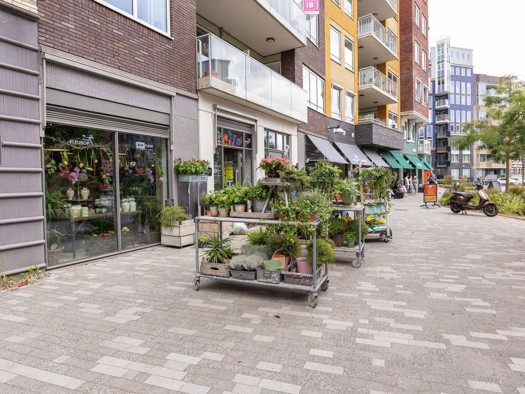 Bart van der Leckhof 6, DIEMEN