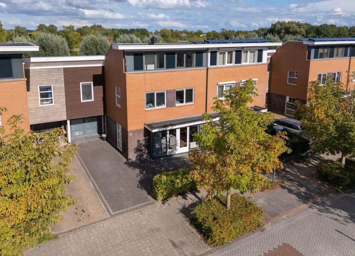 John Raedeckerhof 203