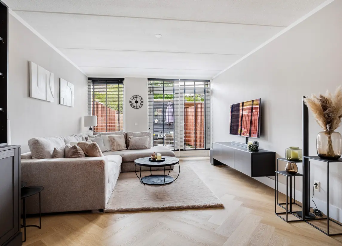 Van der Linden-akker 14