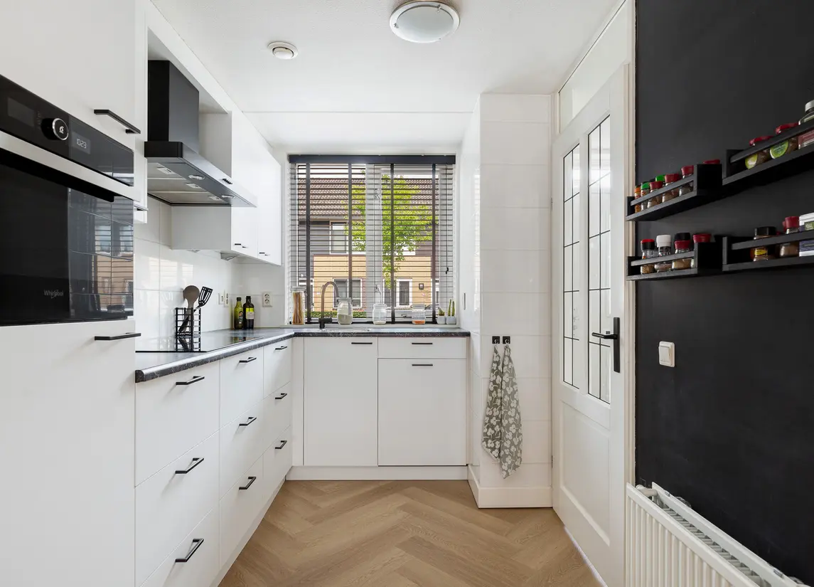 Van der Linden-akker 14