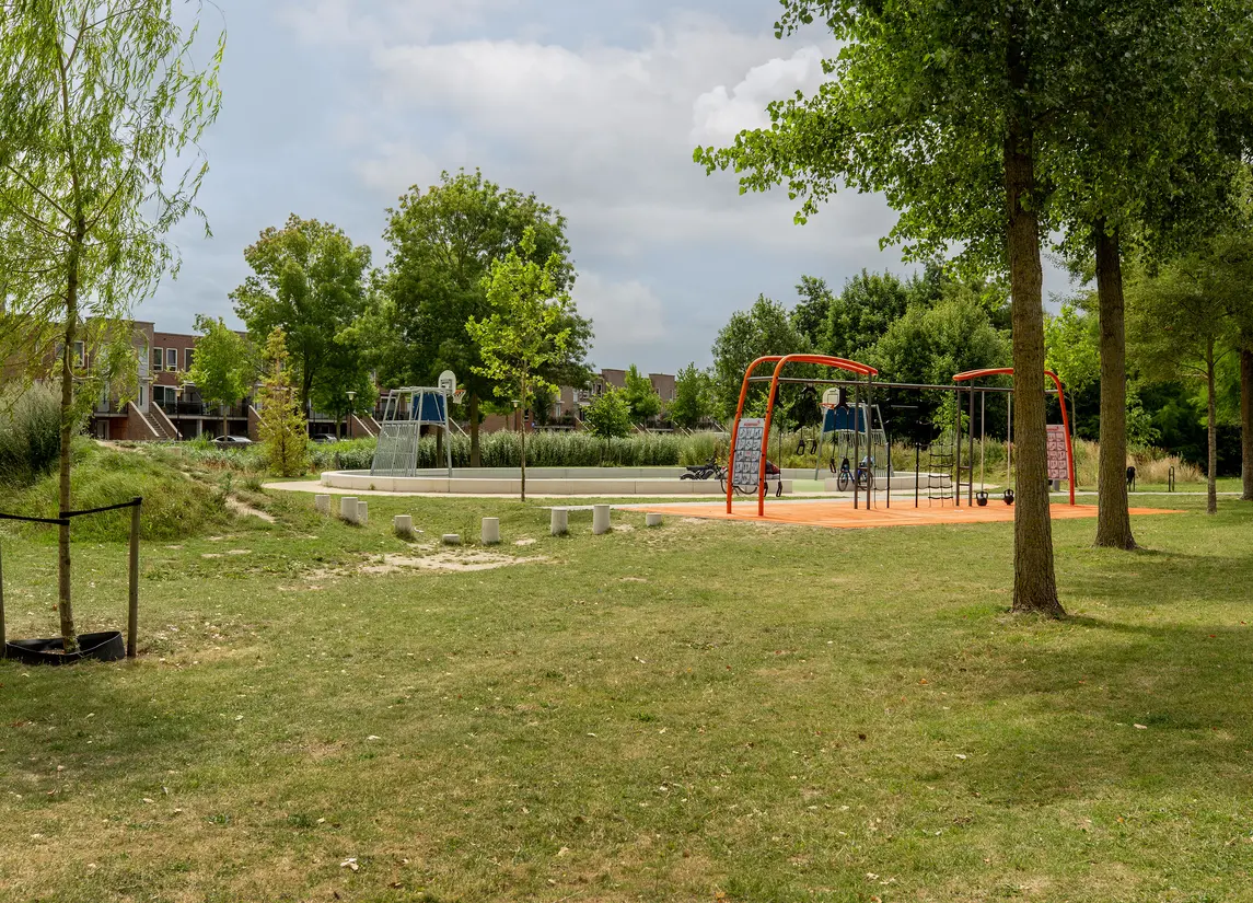 Van der Linden-akker 14