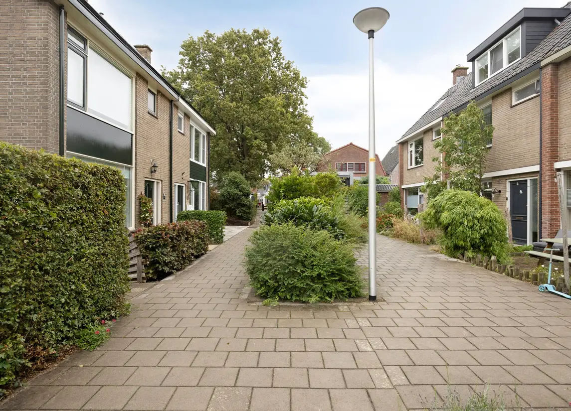 Bernhardstraat 10