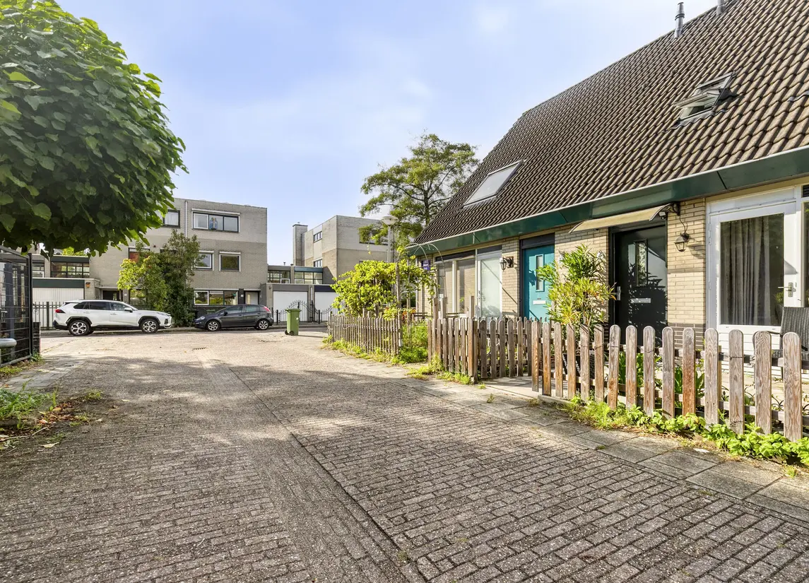 J. Calsstraat 4