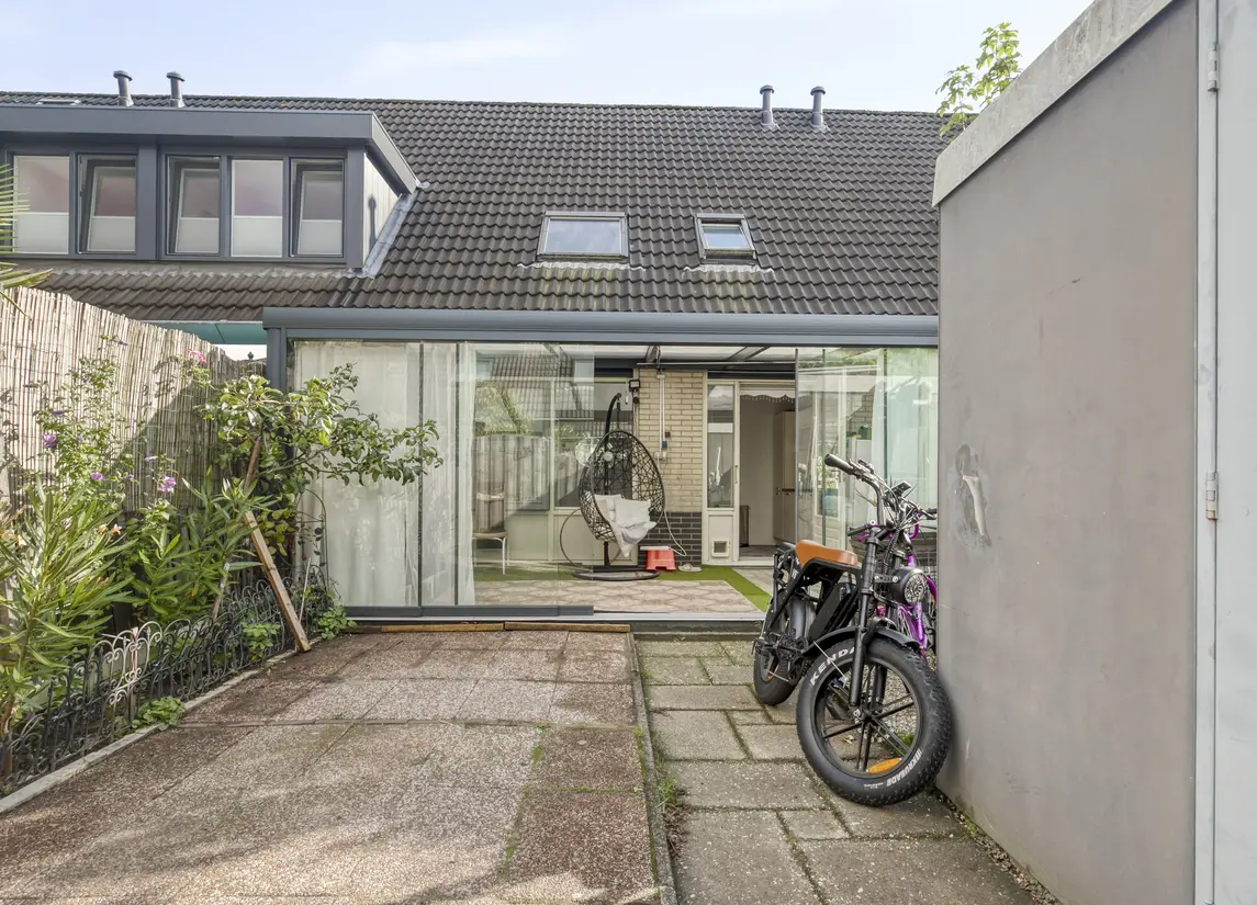 J. Calsstraat 4