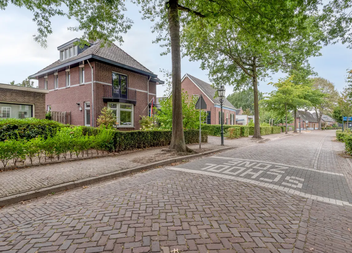 Dorpsstraat 17