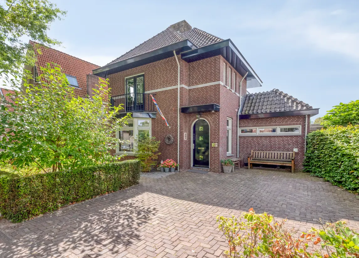 Dorpsstraat 17