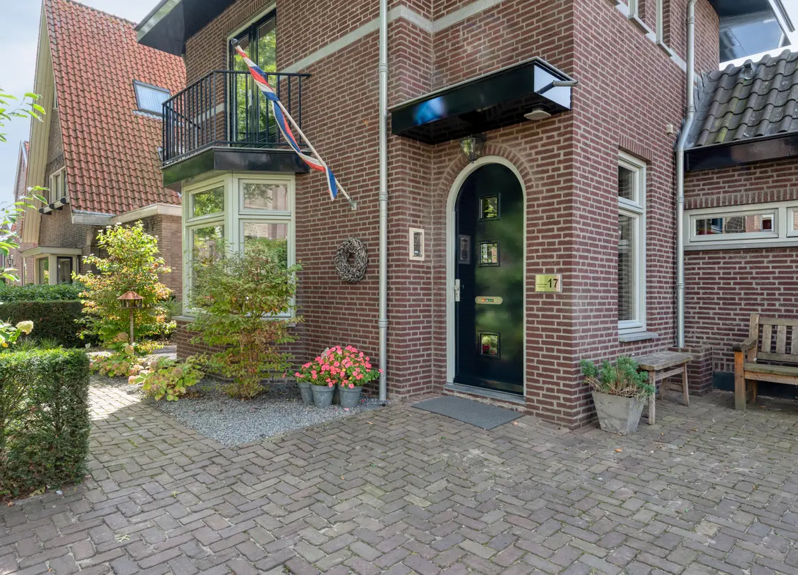 Dorpsstraat 17