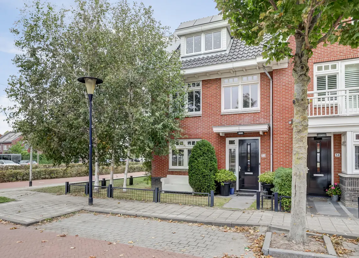 Coniferenhout 32