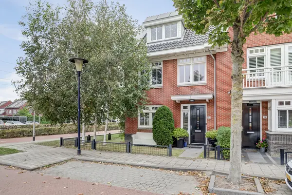 Coniferenhout 32