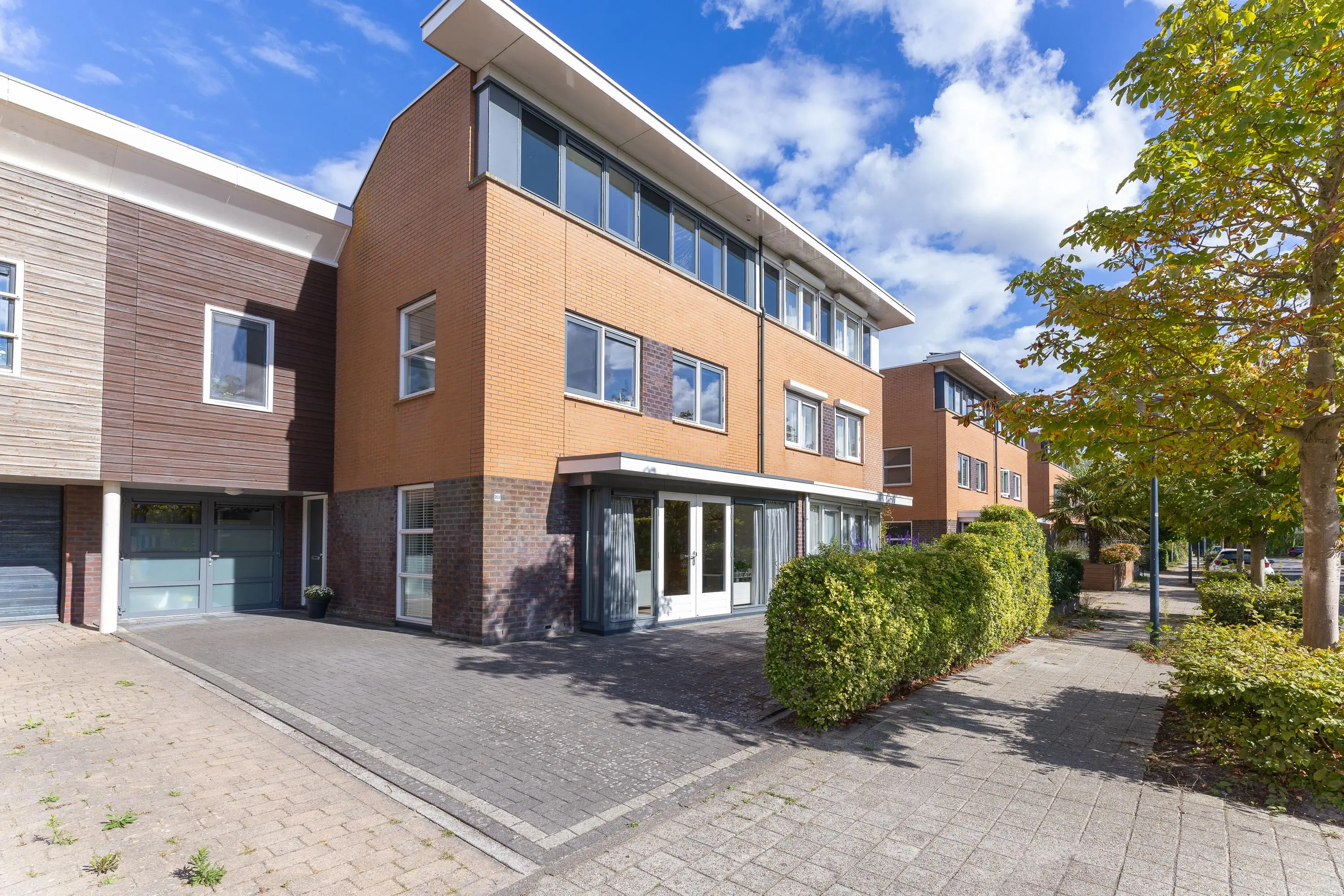 John Raedeckerhof 203